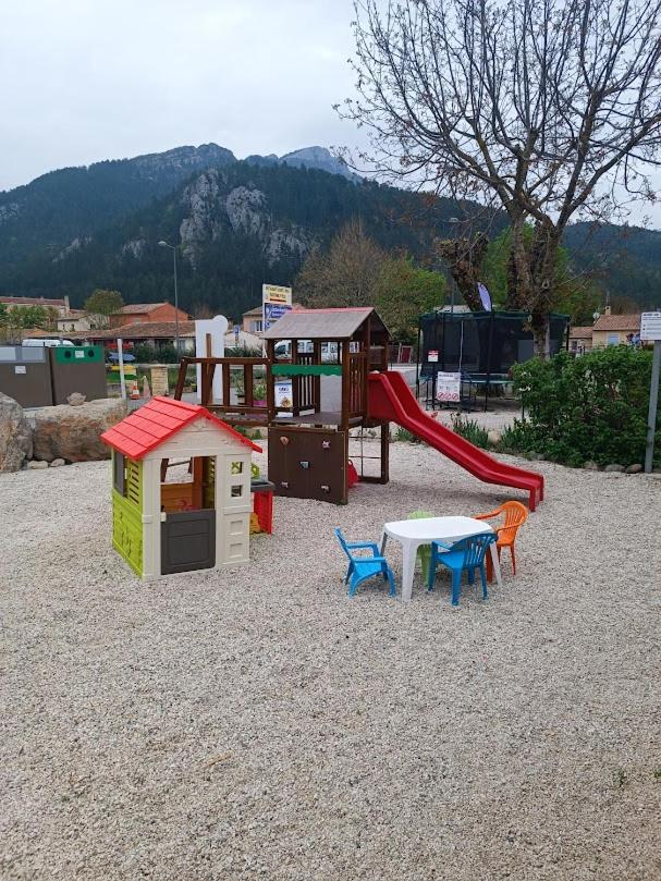 Camping Les Lavandes, カステラーヌ エクステリア 写真
